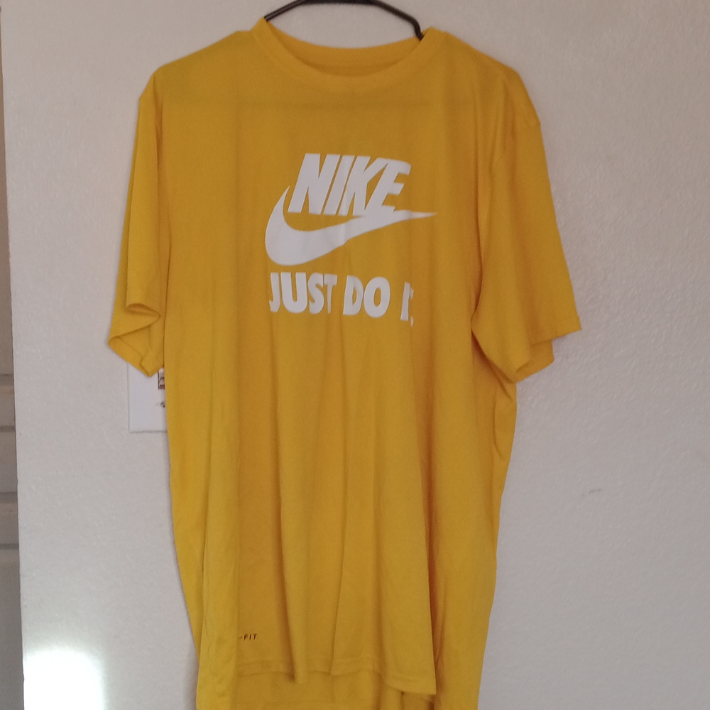 Nike Tee